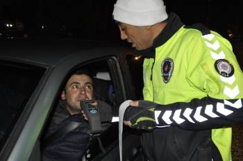 Afyonkarahisar’Da Yılbaşı Gecesi Huzur Ve Güven Uygulaması
