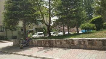 Afyonkarahisar’Da Yoğun Sıcaktan Sokaklar Boş Kaldı
