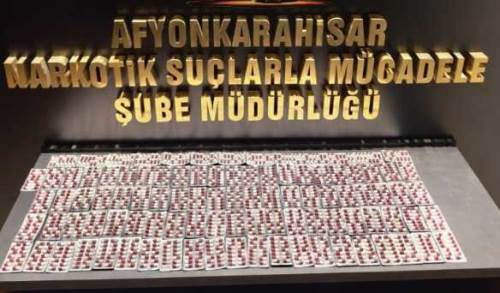 Afyonkarahisar’da yolcu otobüsünde binlerce uyuşturucu hap yakalandı
