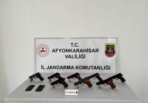 Afyonkarahisar'da yolcu otobüsünde cephanelik yakalandı