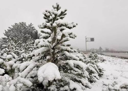 Afyonkarahisar’da yüksek kesimler beyaza büründü