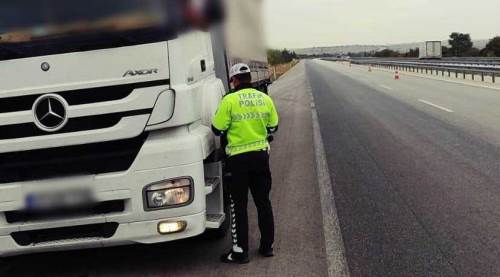 Afyonkarahisar’daki 325 araç cezadan kurtulamadı