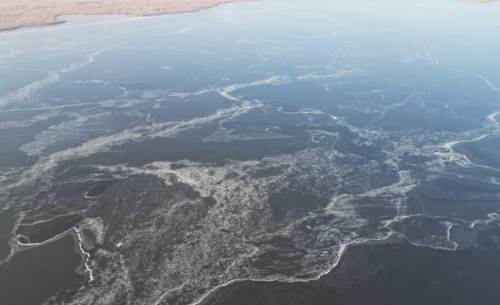 Afyonkarahisar’daki Eber Gölü buzla kaplandı