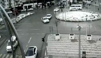 Afyonkarahisar’Daki Kavşaklarda Meydana Gelen Kazalar Mobese Kameralarına Yansıdı
