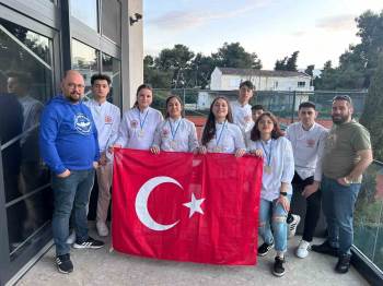 Afyonkarahisar’Daki O Lise Madalyaları Topladı
