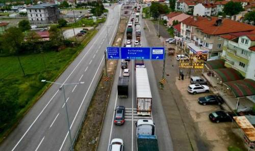 Afyonkarahisar’dan 9 günde 6 milyon araç geçti