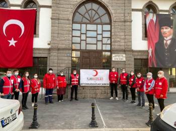 Afyonkarahisar’Dan Kızılay Ekibi İzmir İçin Yola Çıktı

