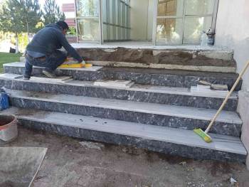 Afyonkarahisar Devlet Hastanesinde Tadilat Çalışması Sürüyor
