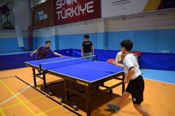 Afyonkarahisar Gençler Ferdi Masa Tenisi Müsabakaları Tamamlandı
