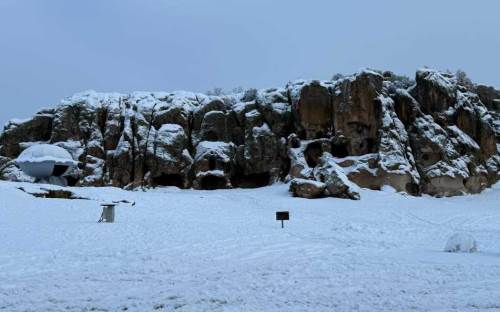 Afyonkarahisar İhsaniye beyaza büründü, okullar tatil