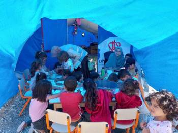 Afyonkarahisar İl Müftülüğü Deprem Bölgesinde Yardım Faaliyetlerini Sürdürüyor
