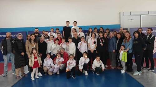 Afyonkarahisar’ın genç eskrimcileri, Antalya yolunda