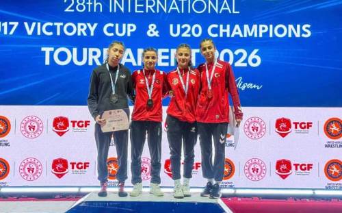 Afyonkarahisar’ın güreşçileri Zafer Kupası’nda derecelerle döndü