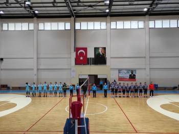 Afyonkarahisar’In Sevilen Voleybol Hakemi Yaşam Mücadelesini Kaybetti
