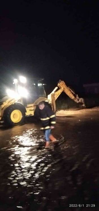 Afyonkarahisar’In Şuhut İlçesinde Şiddetli Yağış Ve Dolu Hayatı Felç Etti
