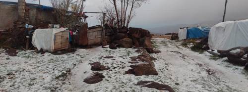 Afyonkarahisar’ın yaylasında mevsimin ilk karı büyüledi!