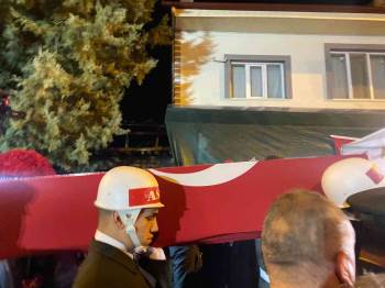 Afyonkarahisar Kahramanını Uğurladı
