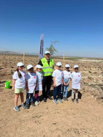 Afyonkarahisar-Kütahya Yolu Ağaçlandırılıyor
