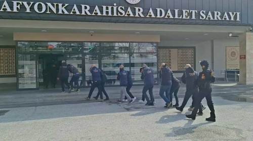 Afyonkarahisar merkezli DEAŞ operasyonunda 5 tutuklama