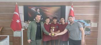 Afyonkarahisar Spor Kulübü Öğrencileri Yarışmadan Üçüncülükle Döndü
