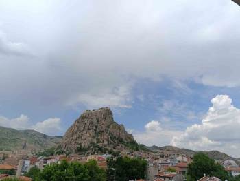 Afyonkarahisar Ve Çevresi İçin Gök Gürültülü Sağanak Yağış Uyarısı
