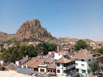 Afyonkarahisar Yeni Haftaya Da Sıcak Havayla Başladı
