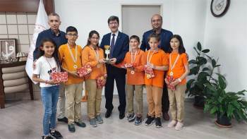 Afyonkarahisarlı Öğrenciler Zekâ Oyunlarında Türkiye 7’Ncisi Oldular
