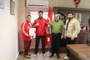 Afyonkarahisarlı Sporcu Vücut Geliştirme Şampiyonasında Avrupa İkincisi Oldu
