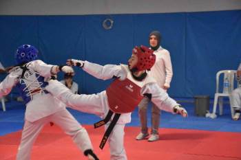 Afyonkarahisarlı Tekvandocular Türkiye Şampiyonası Yolunda
