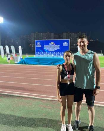 Afyonkarahisarlı Yıldız Atlet Havana Top Bronz Madalya İle Döndü
