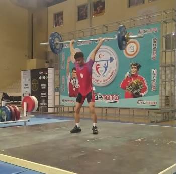 Afyonlu Halterci Türkiye 3.’Ncüsü Oldu
