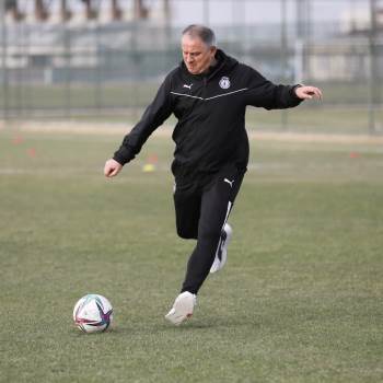 Afyonspor, 3 Puanı Alıp ‘Plaf-Off’ Hattında Kalmak İstiyor
