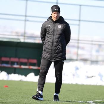 Afyonspor’Da Teknik Direktör Cem Kavçak İle Yollar Ayrıldı
