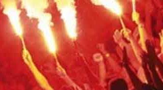 Afyonspor taraftarı stada bunları sokmaya çalıştı!