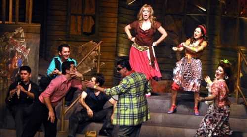 AĞIR ROMAN İSTANBUL'DA SAHNELENECEK