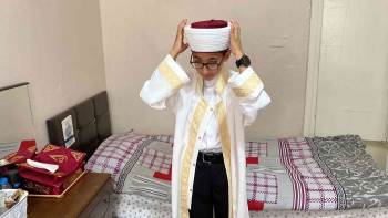 Ağlayarak Gitmek İstemediği Kur’An Kursunu 3 Yılda Bitirip Hafız Oldu
