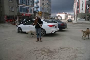 Ağlayarak Video Çekip Sosyal Medyadan Paylaşan O Genç Kız Konuştu
