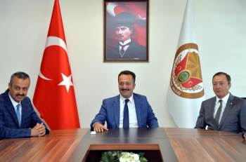 Ahilik Haftası Kutlama Komitesi’Nden Vali Şentürk’E Ziyaret
