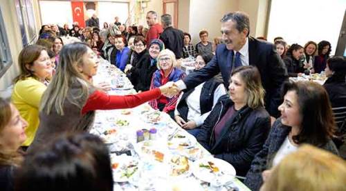 Ahmet Ataç, belde evi kursiyerleri ile bir araya geldi