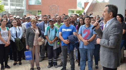 Ahmet Ataç işçilerin yüzünü güldürdü