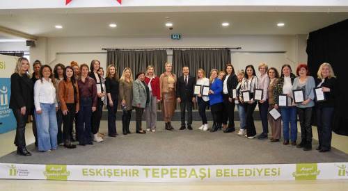 Ahmet Ataç kadın muhtarlarla bir araya geldi: “Kadınlar yönetimde daha fazla yer almalı”