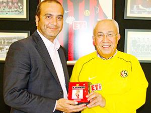 Ahmet Yalçına albüm jesti