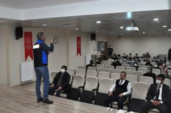 Aile Ve Sosyal Hizmetler İl Müdürlüğü Personeline Afet Farkındalık Eğitimi
