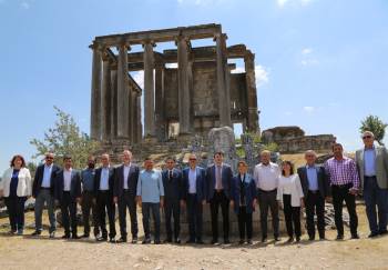 Aizanoi’De 12 Ay Boyunca Kazı Yapılacak
