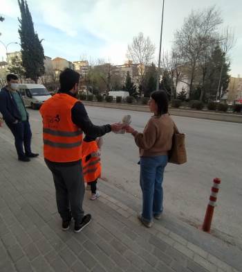 Ak Gençlerden ’İftara 5 Kala’ Uygulaması
