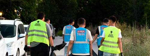 AK Gençlerden Kanlıkavak'ta çevre temizliği