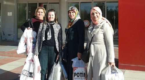 AK kadınlar onkoloji merkezini ziyaret etti
