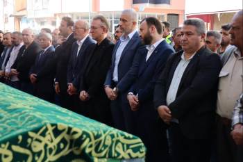 Ak Parti Altıntaş İlçe Yönetim Kurulu Üyesi İzzet Akbulut Toprağa Verildi
