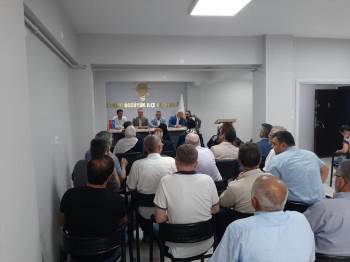 Ak Parti Bozüyük İlçe Başkanlığı Yönetim Kurulu Toplandı
