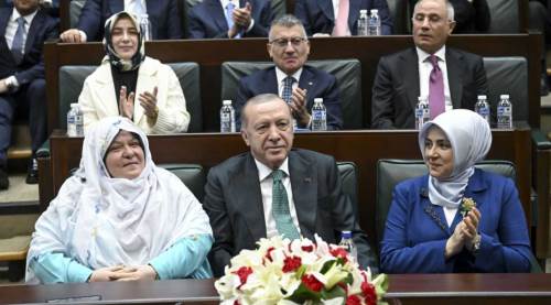 AK Parti’de Zeynep Güneş dengeleri değiştirdi!